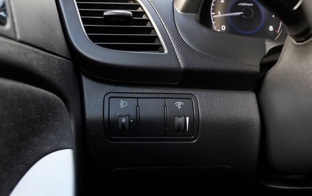Hyundai Solaris II рестайлинг, 2011 год, 695 000 рублей, 11 фотография
