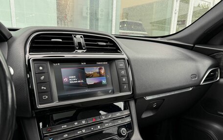 Jaguar F-Pace, 2016 год, 2 515 000 рублей, 22 фотография