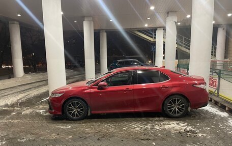 Toyota Camry, 2021 год, 3 200 000 рублей, 6 фотография