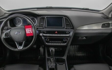 Hyundai Sonata VII, 2019 год, 1 870 000 рублей, 13 фотография