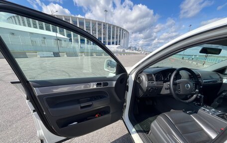 Volkswagen Touareg III, 2006 год, 900 000 рублей, 10 фотография
