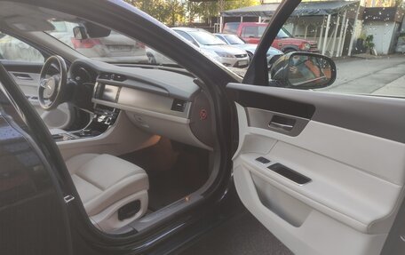 Jaguar XF II, 2016 год, 1 900 000 рублей, 15 фотография