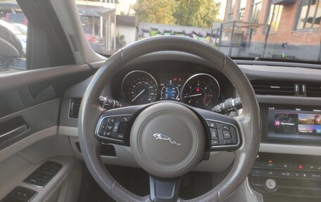 Jaguar XF II, 2016 год, 1 900 000 рублей, 19 фотография