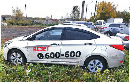 Hyundai Solaris II рестайлинг, 2015 год, 400 000 рублей, 9 фотография