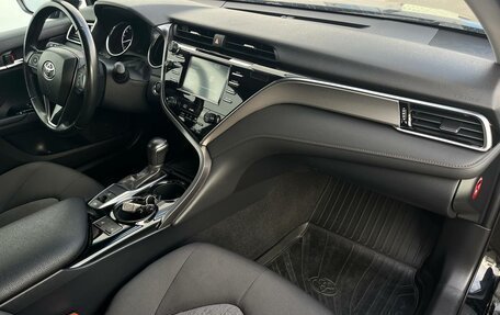 Toyota Camry, 2019 год, 2 200 000 рублей, 16 фотография
