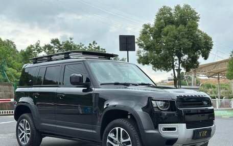 Land Rover Defender II, 2021 год, 7 480 000 рублей, 3 фотография