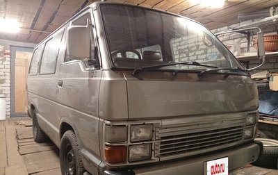 Toyota HiAce H50 H60 H70, 1989 год, 300 000 рублей, 1 фотография
