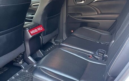 Toyota Highlander III, 2014 год, 3 200 000 рублей, 1 фотография