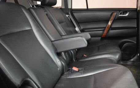 Toyota Highlander III, 2012 год, 2 300 000 рублей, 17 фотография