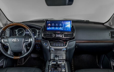 Toyota Land Cruiser 200, 2018 год, 6 700 000 рублей, 12 фотография