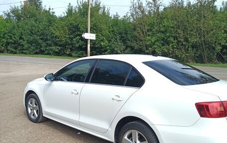 Volkswagen Jetta VI, 2013 год, 1 100 000 рублей, 2 фотография