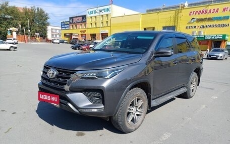 Toyota Fortuner II, 2021 год, 4 990 000 рублей, 8 фотография