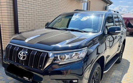 Toyota Land Cruiser Prado 150 рестайлинг 2, 2021 год, 5 950 000 рублей, 1 фотография