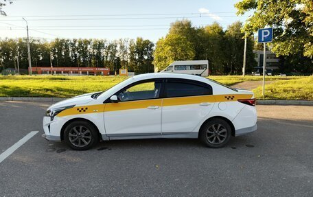 KIA Rio IV, 2020 год, 1 000 000 рублей, 3 фотография