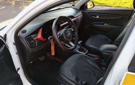 KIA Rio IV, 2020 год, 1 000 000 рублей, 5 фотография