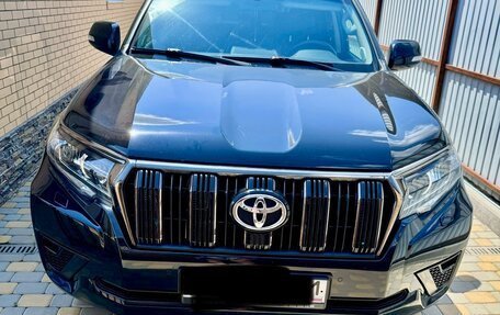 Toyota Land Cruiser Prado 150 рестайлинг 2, 2021 год, 5 950 000 рублей, 2 фотография