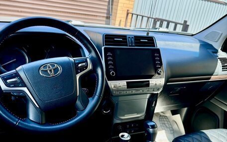 Toyota Land Cruiser Prado 150 рестайлинг 2, 2021 год, 5 950 000 рублей, 6 фотография