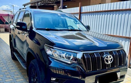 Toyota Land Cruiser Prado 150 рестайлинг 2, 2021 год, 5 950 000 рублей, 3 фотография
