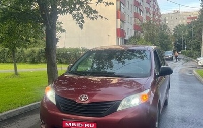 Toyota Sienna III, 2010 год, 2 500 000 рублей, 1 фотография