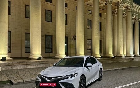 Toyota Camry, 2023 год, 3 950 000 рублей, 7 фотография