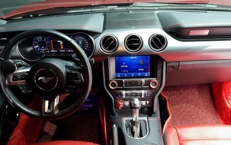 Ford Mustang VI рестайлинг, 2022 год, 3 700 000 рублей, 4 фотография
