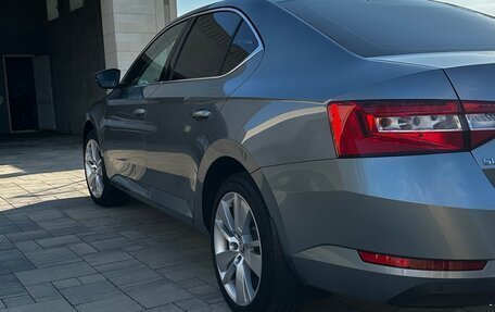 Skoda Superb III рестайлинг, 2021 год, 3 000 000 рублей, 4 фотография