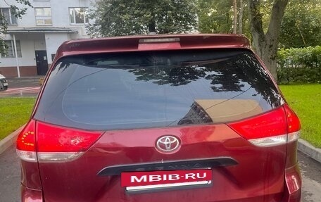 Toyota Sienna III, 2010 год, 2 500 000 рублей, 4 фотография