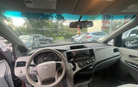 Toyota Sienna III, 2010 год, 2 500 000 рублей, 7 фотография