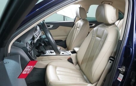 Audi A4, 2018 год, 1 999 000 рублей, 10 фотография