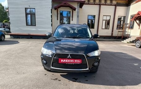Mitsubishi Outlander III рестайлинг 3, 2011 год, 1 400 000 рублей, 2 фотография