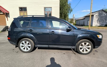 Mitsubishi Outlander III рестайлинг 3, 2011 год, 1 400 000 рублей, 3 фотография