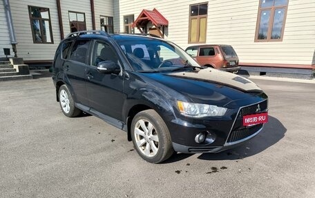 Mitsubishi Outlander III рестайлинг 3, 2011 год, 1 400 000 рублей, 4 фотография