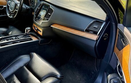 Volvo XC90 II рестайлинг, 2018 год, 3 200 000 рублей, 19 фотография