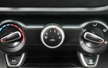 KIA Rio IV, 2017 год, 979 000 рублей, 14 фотография