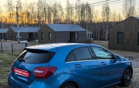 Mercedes-Benz A-Класс, 2015 год, 1 500 000 рублей, 2 фотография