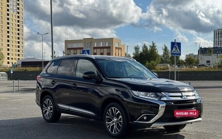 Mitsubishi Outlander III рестайлинг 3, 2017 год, 2 047 000 рублей, 7 фотография