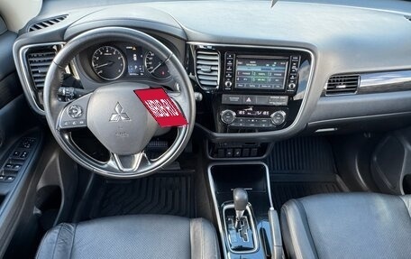 Mitsubishi Outlander III рестайлинг 3, 2017 год, 2 047 000 рублей, 21 фотография