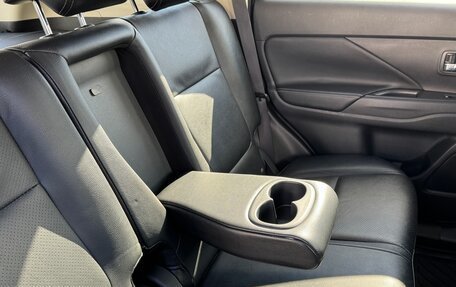 Mitsubishi Outlander III рестайлинг 3, 2017 год, 2 047 000 рублей, 31 фотография
