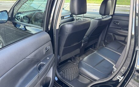 Mitsubishi Outlander III рестайлинг 3, 2017 год, 2 047 000 рублей, 32 фотография