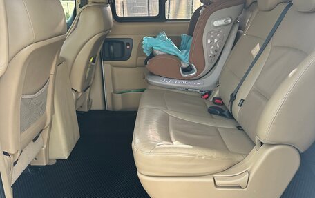 Hyundai H-1 II рестайлинг, 2016 год, 1 900 000 рублей, 11 фотография