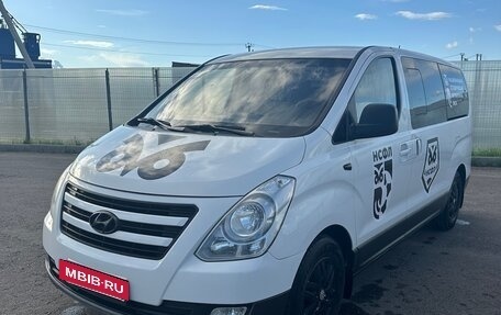 Hyundai H-1 II рестайлинг, 2016 год, 1 900 000 рублей, 3 фотография
