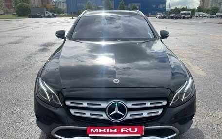 Mercedes-Benz E-Класс, 2018 год, 2 895 000 рублей, 2 фотография
