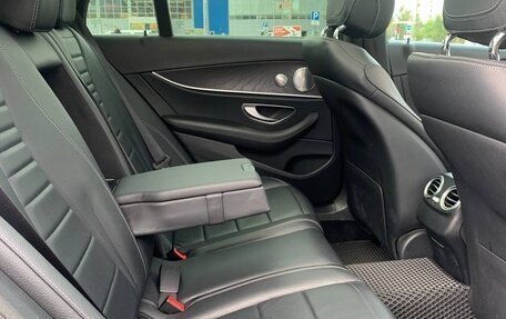 Mercedes-Benz E-Класс, 2018 год, 2 895 000 рублей, 24 фотография