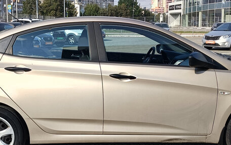 Hyundai Solaris II рестайлинг, 2013 год, 700 000 рублей, 3 фотография