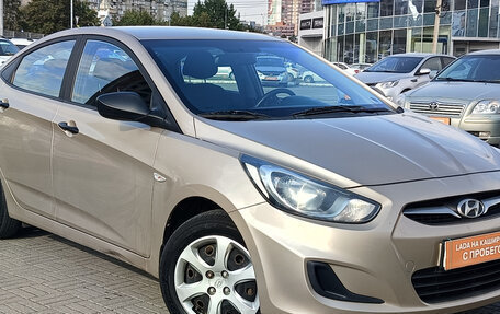 Hyundai Solaris II рестайлинг, 2013 год, 700 000 рублей, 2 фотография
