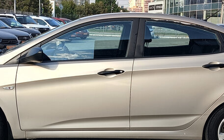 Hyundai Solaris II рестайлинг, 2013 год, 700 000 рублей, 6 фотография