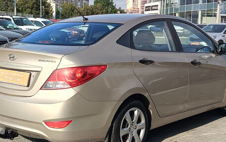 Hyundai Solaris II рестайлинг, 2013 год, 700 000 рублей, 4 фотография