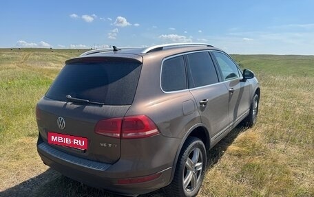 Volkswagen Touareg III, 2011 год, 1 890 000 рублей, 6 фотография