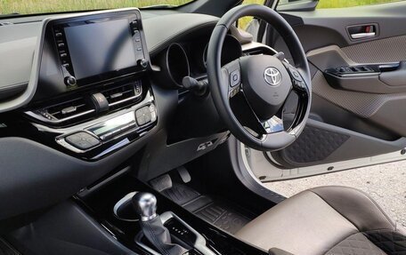 Toyota C-HR I рестайлинг, 2020 год, 2 270 000 рублей, 19 фотография