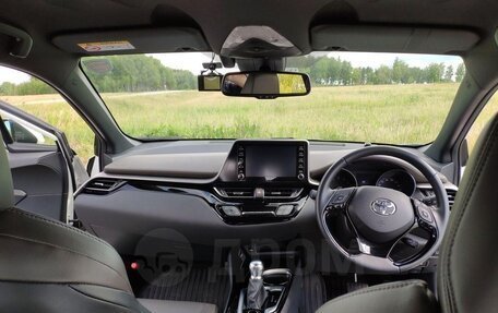 Toyota C-HR I рестайлинг, 2020 год, 2 270 000 рублей, 18 фотография